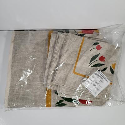 LOT 138G: Vintage Collection of European Holiday Items From Russia, India and More