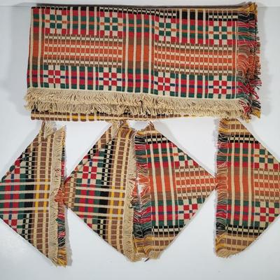 LOT 138G: Vintage Collection of European Holiday Items From Russia, India and More