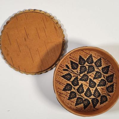 LOT 138G: Vintage Collection of European Holiday Items From Russia, India and More