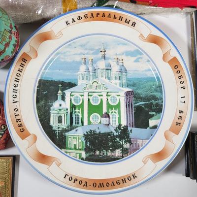 LOT 138G: Vintage Collection of European Holiday Items From Russia, India and More