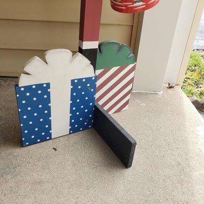 LOT 147G: 6Ft Wooden Santa Decoration with Boxes & Vintage Stockings
