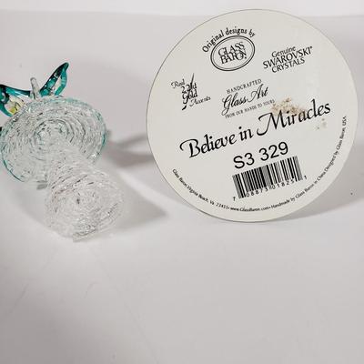 LOT 150D: Swarovski Swan, Orrefors, John Perry Pelican, Art Glass Animals, Dolphin Snowglobe & More