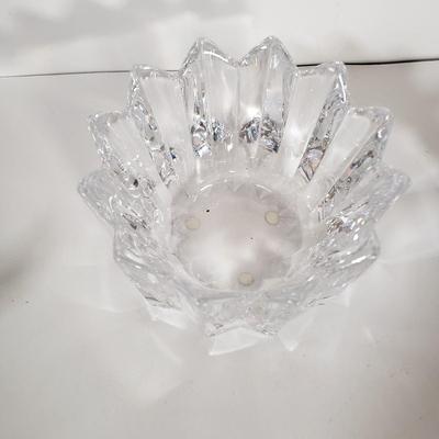 LOT 150D: Swarovski Swan, Orrefors, John Perry Pelican, Art Glass Animals, Dolphin Snowglobe & More