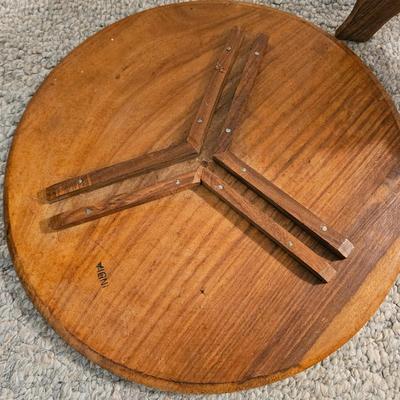 Doorknob Plaque & Carved Wooden Table (GB-JS)