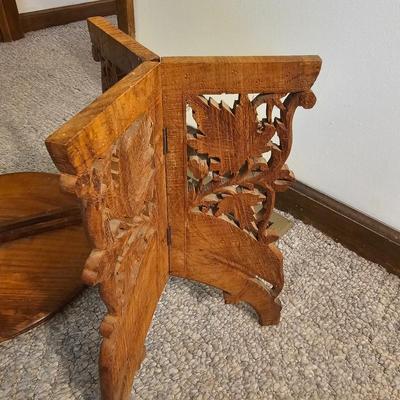 Doorknob Plaque & Carved Wooden Table (GB-JS)