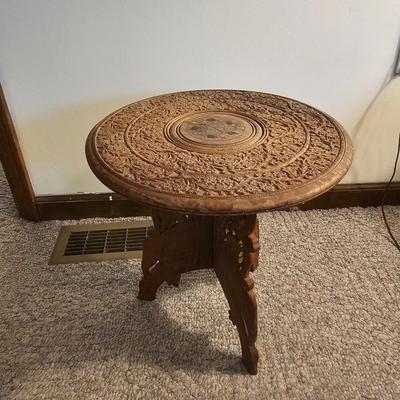 Doorknob Plaque & Carved Wooden Table (GB-JS)