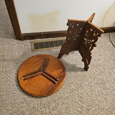 Doorknob Plaque & Carved Wooden Table (GB-JS)