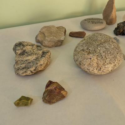 Polished/Unpolished Rocks/Gems #6 (DR)