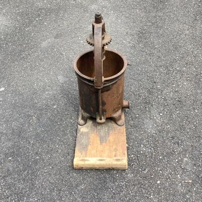 LOT 69: Antique Enterprise Mfg Co Phila USA Cast Iron Sausage / Fruit Press
