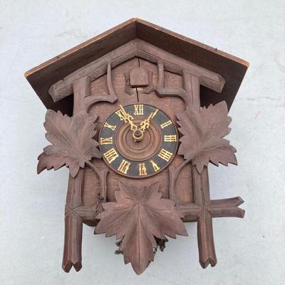LOT 70: Vintage Wooden Cuckoo Clock