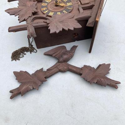 LOT 70: Vintage Wooden Cuckoo Clock