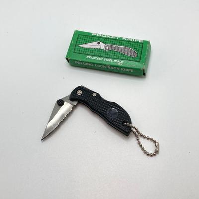 LOT 77: Collection of Vintage Pocket Knives with Sheaths