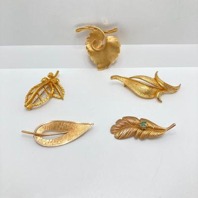 LOT 78: Vintage Gold Tone Brooches / Pins