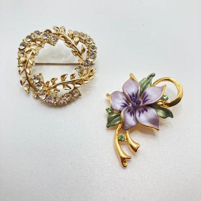 LOT 79: Vintage Jewelry and More - Coro Brooches, Love Birds Set and Tortoise Shell with Overlay Hair Comb