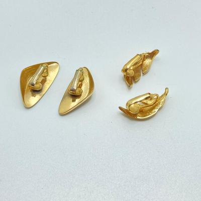 LOT 80: Vintage Clip-on / Screw Back Earring Collection - Crown Trifari, Coro and More
