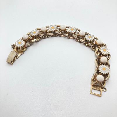 LOT 81: Vintage Gold Tone Jewelry Collection - Talisman Guild 1976 Pyramid Pendant Necklace, Articulated Owl Necklace,