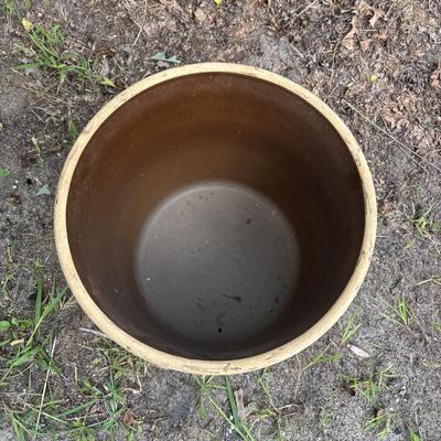 LOT 84: Vintage Robinson Ransbottom 10 Gallon Blue Crown Stoneware Crock USA