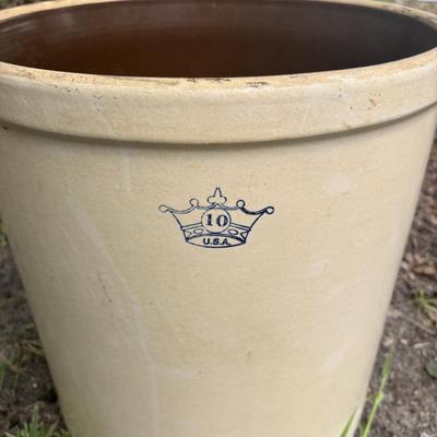 LOT 84: Vintage Robinson Ransbottom 10 Gallon Blue Crown Stoneware Crock USA