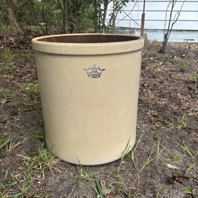 LOT 84: Vintage Robinson Ransbottom 10 Gallon Blue Crown Stoneware Crock USA