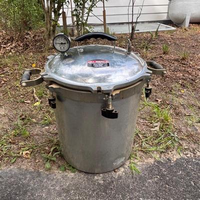 LOT 90: All American Pressure Cooker & Canning Pots