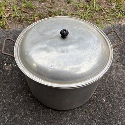 LOT 90: All American Pressure Cooker & Canning Pots