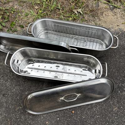 LOT 93: Stainless Steel Cookware Collection: Flatbottom Pan/Wok (2), Juicer Pot Made in Finland, Poacher/Steamer Pots