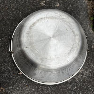 LOT 93: Stainless Steel Cookware Collection: Flatbottom Pan/Wok (2), Juicer Pot Made in Finland, Poacher/Steamer Pots