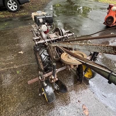 LOT 101: Huski Cultivator with a Newer Honda GX 240 Motor