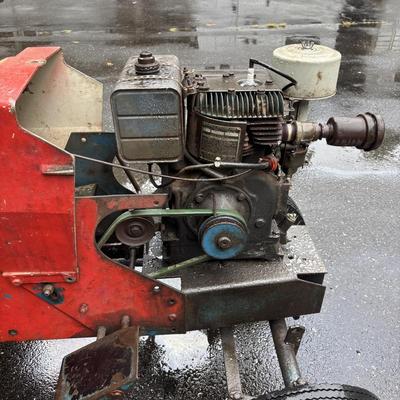 LOT 102: Suburban Riding Tractor w/ Briggs & Stratton Motor