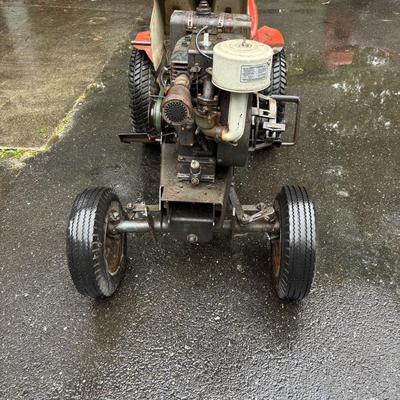 LOT 102: Suburban Riding Tractor w/ Briggs & Stratton Motor