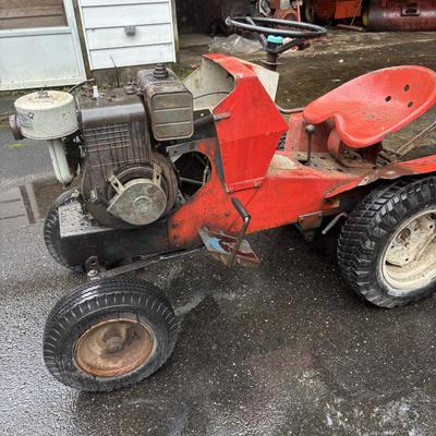 LOT 102: Suburban Riding Tractor w/ Briggs & Stratton Motor