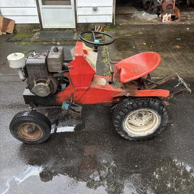 LOT 102: Suburban Riding Tractor w/ Briggs & Stratton Motor