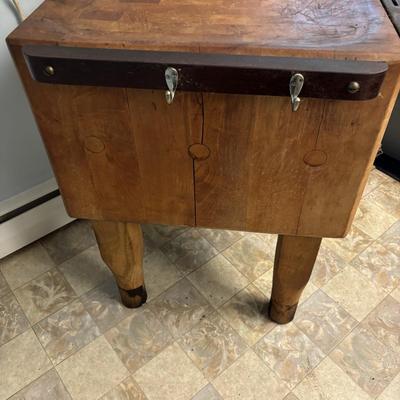 LOT 108: Butcher Block Table & Cutting Board