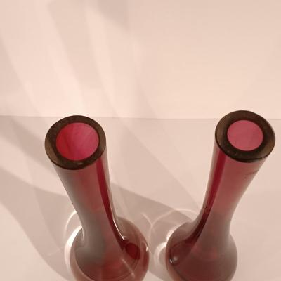 LOT 112: Vintage Chribska-Style Art Glass Vase with Ruby Red Art Glass Bud Vases