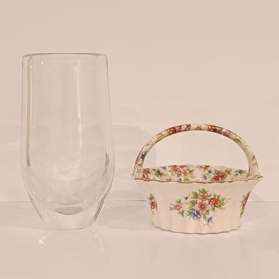 LOT 118: Signed Orrefors Etched Lute Vase, Coalport Bone China Flowers & Collection of Antique China