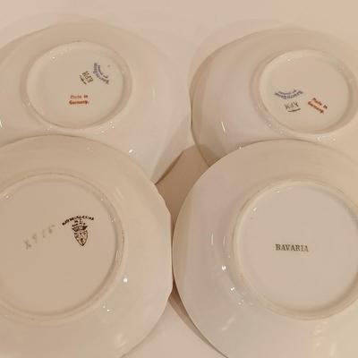 LOT 118: Signed Orrefors Etched Lute Vase, Coalport Bone China Flowers & Collection of Antique China