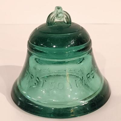 LOT 121: Blown Glass Swan, Murano-Style Trifold Bowl, Frosted Green Glass Triangle Powder Box & More