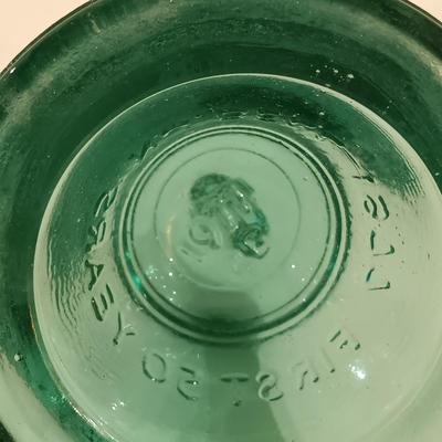 LOT 121: Blown Glass Swan, Murano-Style Trifold Bowl, Frosted Green Glass Triangle Powder Box & More