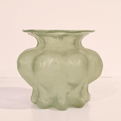 LOT 121: Blown Glass Swan, Murano-Style Trifold Bowl, Frosted Green Glass Triangle Powder Box & More