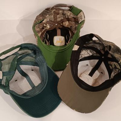 LOT 125: John Deere Tractor Hats, Books & Vintage Calendar