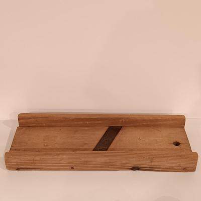 LOT 126: Vintage Kitchen Collection