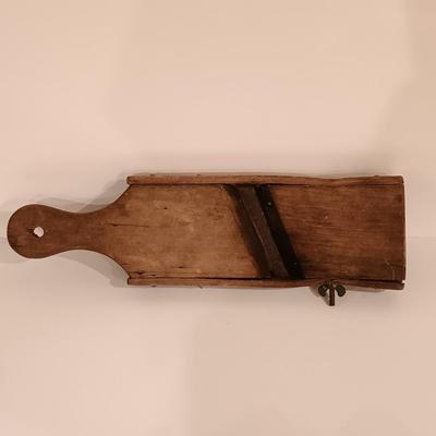 LOT 126: Vintage Kitchen Collection