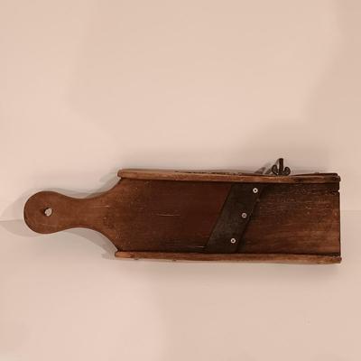 LOT 126: Vintage Kitchen Collection