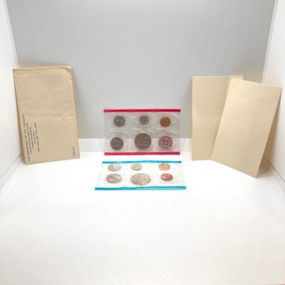 LOT 137: Coin Collection - 1965 Set, Bicentennial Silver Proof Kennedy Half Dollar / Quarter, 1972 Treasury Set, 1975 Proof Set, 1977...