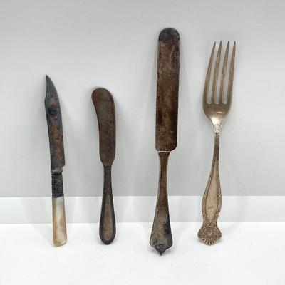 LOT 140: Vintage Sterling Silver Flatware - 209.2 gtw