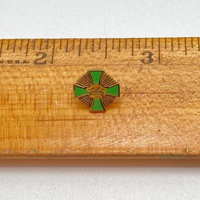 LOT 142: Vintage Gold Pins (Free Mason Presidential Crown and Demolay Masonic Pin with Pearls)- 10KT, 2.0 gtw