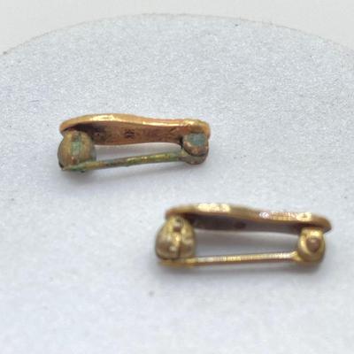 LOT 143: Gold and Enamel Blue Slipper Masonic Lapel Pins - 14KT, 1.40 gtw