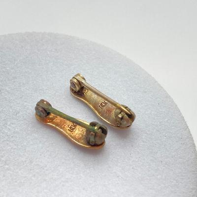 LOT 143: Gold and Enamel Blue Slipper Masonic Lapel Pins - 14KT, 1.40 gtw