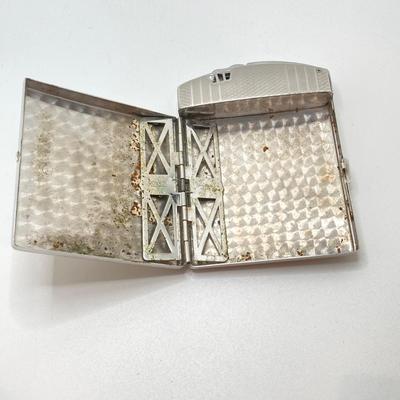 LOT 152: Vintage Cigarette Holder and Lighters - Ronson, Lord Chesterfield and More