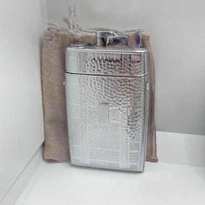 LOT 152: Vintage Cigarette Holder and Lighters - Ronson, Lord Chesterfield and More